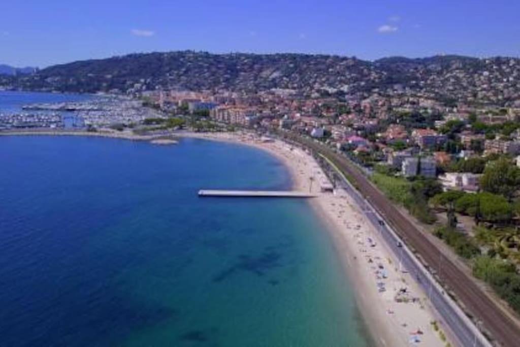 Port Azur Apartment วาลูริส ภายนอก รูปภาพ